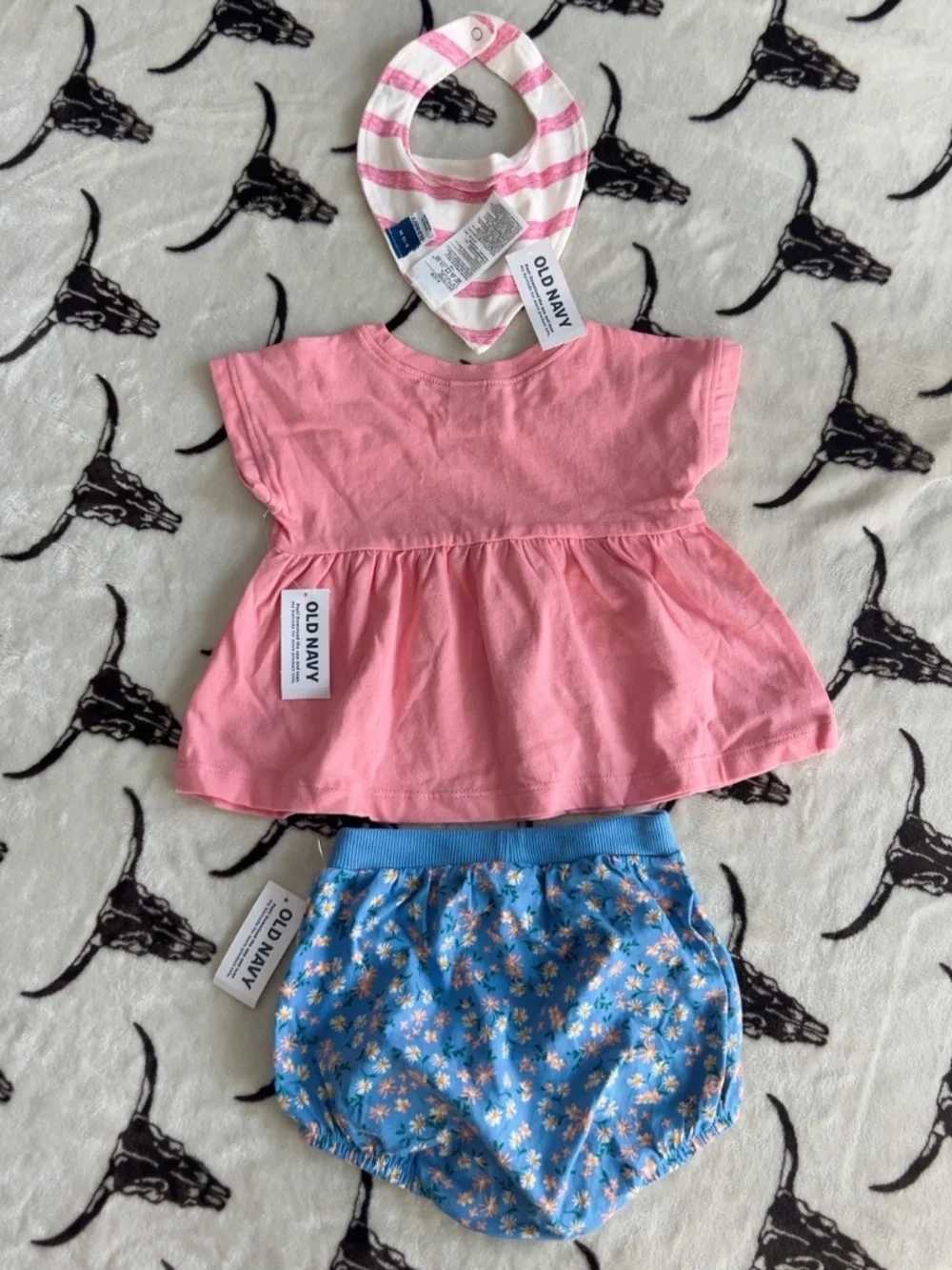 NWT Old Navy Baby Girl 3 Piece Floral Bloomer Top Bib Set 6-12M